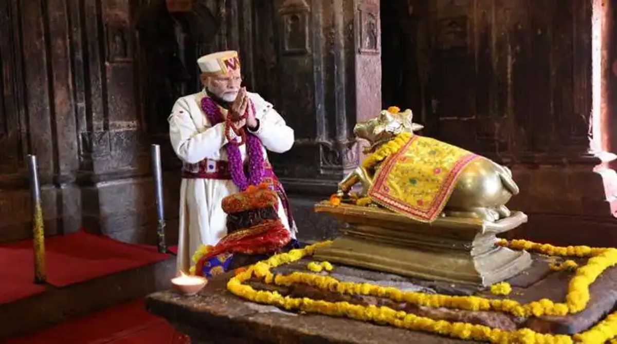 बद्रीनाथ में पूजा के बाद मोदी ने किया कई योजनाओं का शिलान्यास